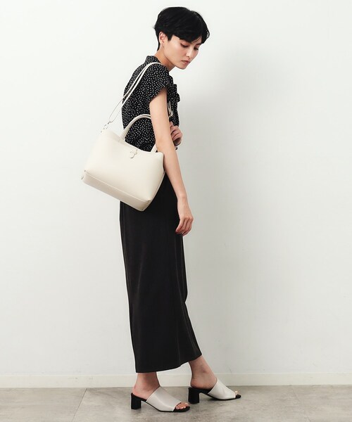 OPAQUE.CLIP(オペークドットクリップ)の「【2WAY】フロントベルトミドルトートバッグ(トートバッグ・レディース・ベージュ/アイボリー/ブラック・00)」の14枚目の写真