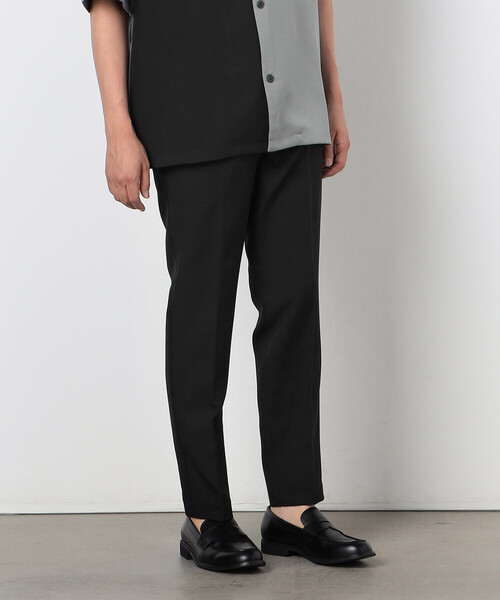 COMME CA ISM（コムサイズム）の「ファンクショナル テーパードスラックス（スラックス・メンズ・チャコール/ベージュ/ブラック・SMALL/MEDIUM/LARGE）」の2枚目の写真