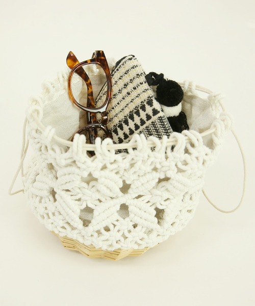 and it_（アンドイット）の「柳×紐編み巾着ミニバッグ（かごバッグ・レディース・アイボリー/ブラック・FREE）」の8枚目の写真