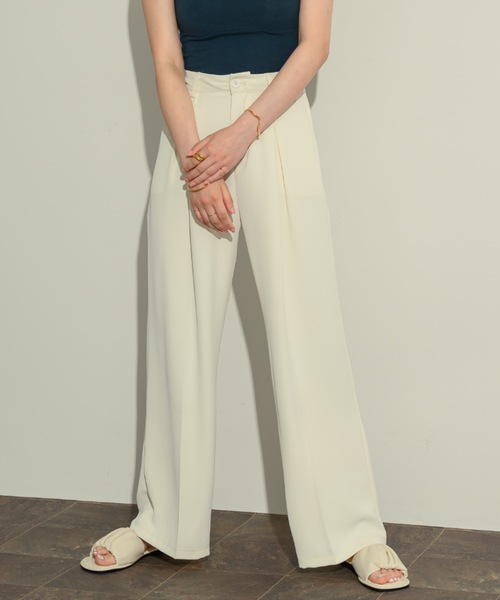 NEUNA（ヌナ）の「クロスタックパンツ（スラックス・レディース・ベージュ/ブラック/ホワイト・MEDIUM/SMALL）」の2枚目の写真