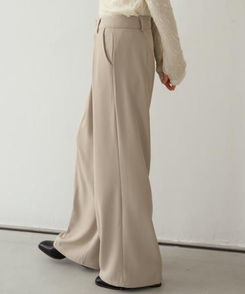 NEUNA（ヌナ）の「クロスタックパンツ（スラックス・レディース・ベージュ/ブラック/ホワイト・MEDIUM/SMALL）」の17枚目の写真