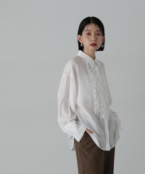 N.（N. Natural Beauty Basic）（エヌエヌナチュラルビューティーベーシック）の「◆フリルフロントシアーシャツ（シャツ/ブラウス・レディース・イエロー/オフホワイト・MEDIUM）」の4枚目の写真