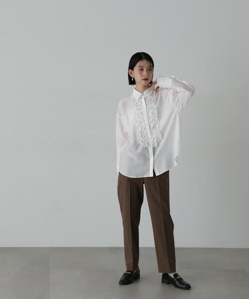 N.（N. Natural Beauty Basic）（エヌエヌナチュラルビューティーベーシック）の「◆フリルフロントシアーシャツ（シャツ/ブラウス・レディース・イエロー/オフホワイト・MEDIUM）」の5枚目の写真