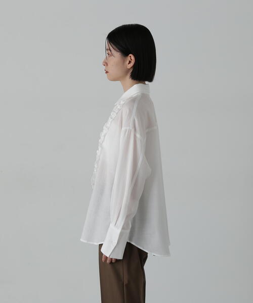 N.（N. Natural Beauty Basic）（エヌエヌナチュラルビューティーベーシック）の「◆フリルフロントシアーシャツ（シャツ/ブラウス・レディース・イエロー/オフホワイト・MEDIUM）」の11枚目の写真
