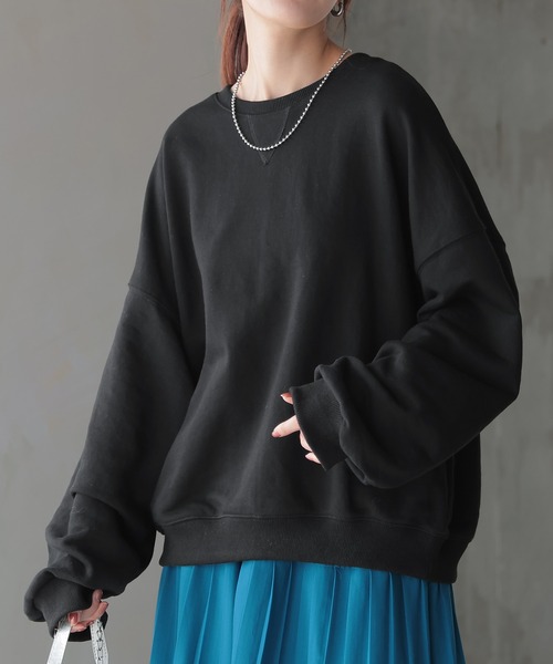 HUG.U（ハグユー）の「ぽわん袖スウェット（スウェット・レディース・グリーン/レッド/ブラウン/テラコッタ/オートミール/ダークグレー/チェリーレッド/グレー/クリーム/ブラック・FREE）」の2枚目の写真