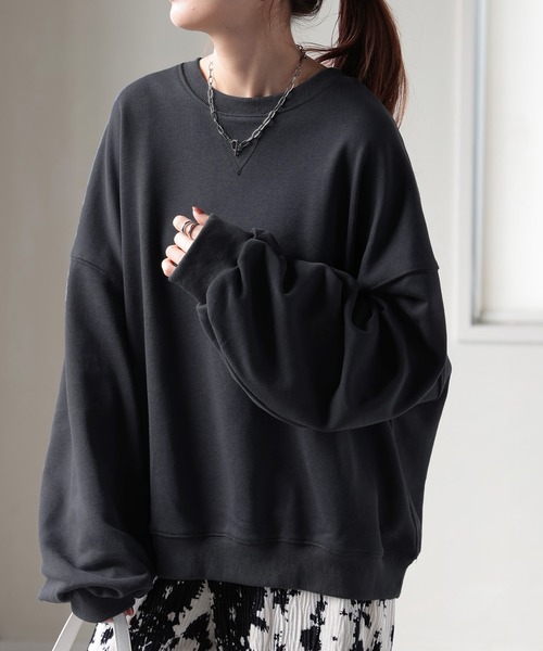 HUG.U（ハグユー）の「ぽわん袖スウェット（スウェット・レディース・グリーン/レッド/ブラウン/テラコッタ/オートミール/ダークグレー/チェリーレッド/グレー/クリーム/ブラック・FREE）」の12枚目の写真