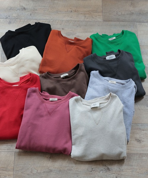 HUG.U（ハグユー）の「ぽわん袖スウェット（スウェット・レディース・グリーン/レッド/ブラウン/テラコッタ/オートミール/ダークグレー/チェリーレッド/グレー/クリーム/ブラック・FREE）」の13枚目の写真