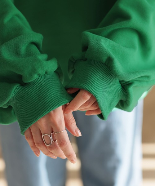 HUG.U（ハグユー）の「ぽわん袖スウェット（スウェット・レディース・グリーン/レッド/ブラウン/テラコッタ/オートミール/ダークグレー/チェリーレッド/グレー/クリーム/ブラック・FREE）」の17枚目の写真