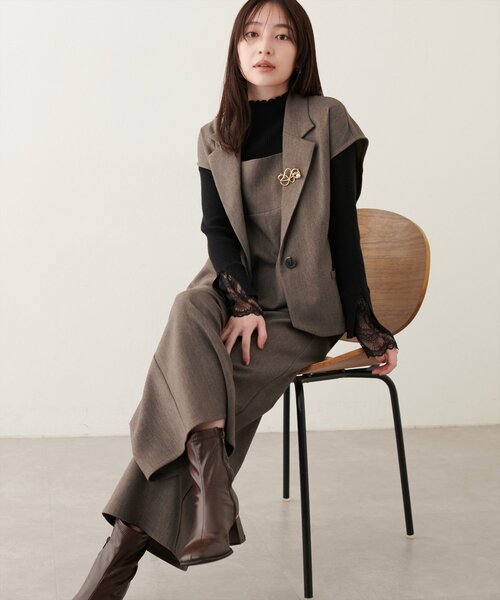 natural couture(ナチュラルクチュール)の「シンプルタックサロペット(その他パンツ・レディース・その他1/ブラウン/ブラック・FREE)」の2枚目の写真