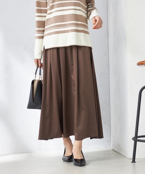 a.v.v(アーヴェヴェ)の「【洗濯機で洗える】落ち感サテンギャザースカート(スカート・レディース・ネイビー/ブラウン/チャコールグレー・34/36/40/38/42)」の3枚目の写真