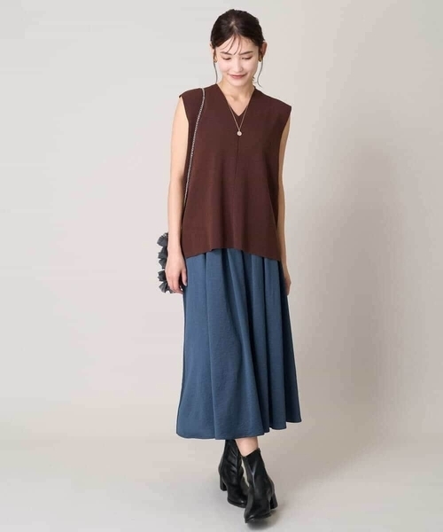 a.v.v(アーヴェヴェ)の「【洗濯機で洗える】落ち感サテンギャザースカート(スカート・レディース・ネイビー/ブラウン/チャコールグレー・34/36/40/38/42)」の5枚目の写真