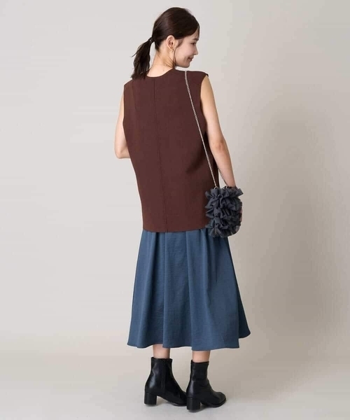 a.v.v(アーヴェヴェ)の「【洗濯機で洗える】落ち感サテンギャザースカート(スカート・レディース・ネイビー/ブラウン/チャコールグレー・34/36/40/38/42)」の7枚目の写真