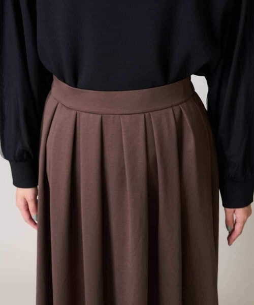 a.v.v(アーヴェヴェ)の「【洗濯機で洗える】落ち感サテンギャザースカート(スカート・レディース・ネイビー/ブラウン/チャコールグレー・34/36/40/38/42)」の22枚目の写真