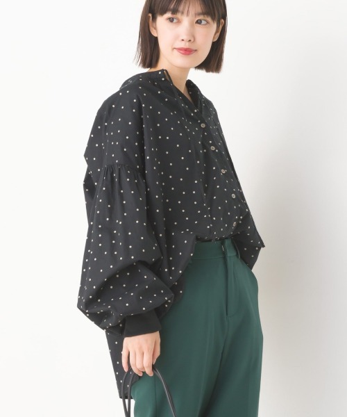 OMNES(オムネス)の「製品洗いブロード袖口リブギャザーシャツ(シャツ/ブラウス・レディース・ホワイト/ブラック系その他/ブラック系その他2/ライトグレー/グレー系その他/ベージュ系その他/ベージュ系その他2/ブルー系その他/ベージュ系その他3/ライトブルー・FREE)」の4枚目の写真