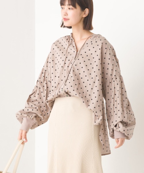 OMNES(オムネス)の「製品洗いブロード袖口リブギャザーシャツ(シャツ/ブラウス・レディース・ホワイト/ブラック系その他/ブラック系その他2/ライトグレー/グレー系その他/ベージュ系その他/ベージュ系その他2/ブルー系その他/ベージュ系その他3/ライトブルー・FREE)」の7枚目の写真