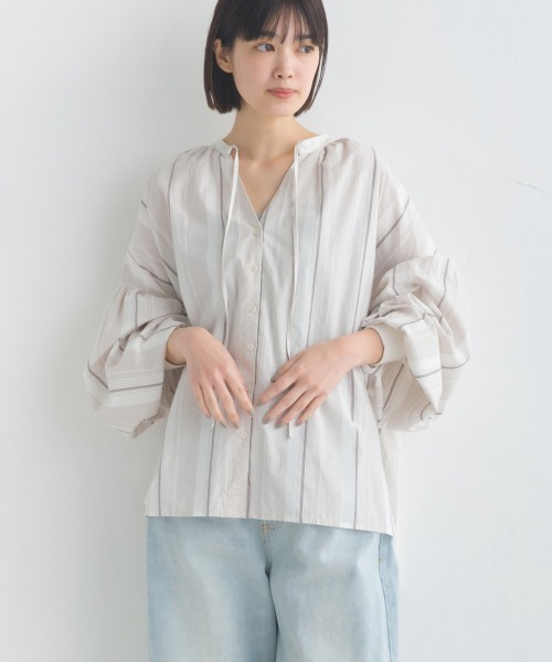 OMNES(オムネス)の「製品洗いブロード袖口リブギャザーシャツ(シャツ/ブラウス・レディース・ホワイト/ブラック系その他/ブラック系その他2/ライトグレー/グレー系その他/ベージュ系その他/ベージュ系その他2/ブルー系その他/ベージュ系その他3/ライトブルー・FREE)」の8枚目の写真