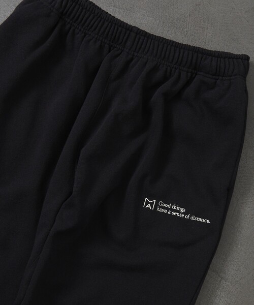 Firsthand（ファーストハンド）の「MA Firsthand/マ ファーストハンド BACIS LOGO SWEAT PANT / ワンポイント刺繍 ロゴスウェットパンツ（スウェットパンツ・メンズ・ブラック/グレー/グリーン/ネイビー・MEDIUM/LARGE）」の2枚目の写真
