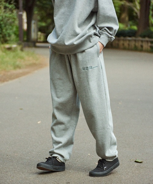 Firsthand（ファーストハンド）の「MA Firsthand/マ ファーストハンド BACIS LOGO SWEAT PANT / ワンポイント刺繍 ロゴスウェットパンツ（スウェットパンツ・メンズ・ブラック/グレー/グリーン/ネイビー・MEDIUM/LARGE）」の3枚目の写真