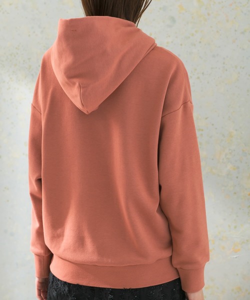 URBAN RESEARCH ROSSO WOMEN（アーバンリサーチ　ロッソ）の「『WEB限定』オーバーZIPパーカー（パーカー・レディース・グレー/ピンク系その他/ホワイト/ネイビー・FREE）」の17枚目の写真