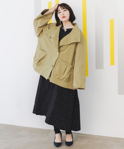 iS ScoLar(イズスカラー)の「543230:花蝶刺繍ミドル丈コート(その他アウター・レディース・ベージュ/ブラック・M)」の6枚目の写真
