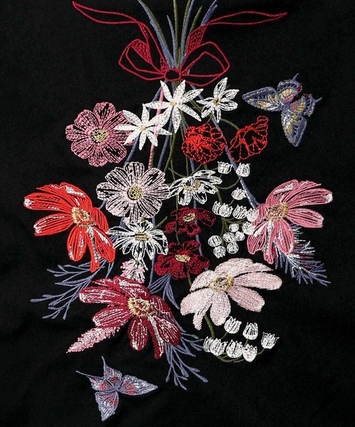 iS ScoLar(イズスカラー)の「543230:花蝶刺繍ミドル丈コート(その他アウター・レディース・ベージュ/ブラック・M)」の12枚目の写真