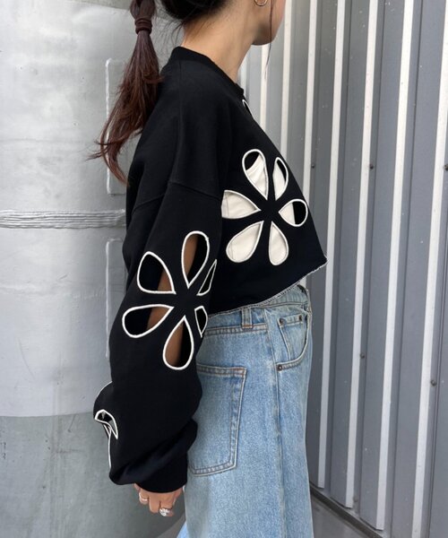 HELLO.SANFRANCISCO（ハローサンフランシスコ）の「【HELLO.SANFRANCISCO】フラワーカットアウトクロップドスウェット（Tシャツ/カットソー・レディース・グリーン/グレー/イエロー/ブラック・ONE SIZE）」の15枚目の写真