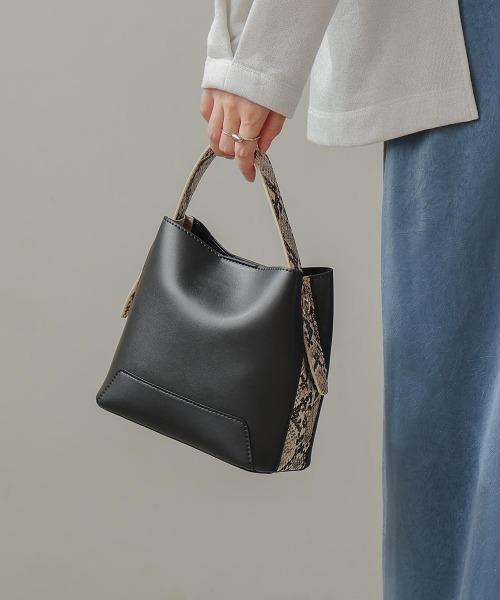 Bou Jeloud(ブージュルード)の「ミニバゲットバッグ(ハンドバッグ・レディース・ブラック/ブラウン/グリーン・ONESIZE)」の2枚目の写真