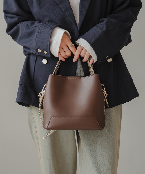 Bou Jeloud(ブージュルード)の「ミニバゲットバッグ(ハンドバッグ・レディース・ブラック/ブラウン/グリーン・ONESIZE)」の4枚目の写真