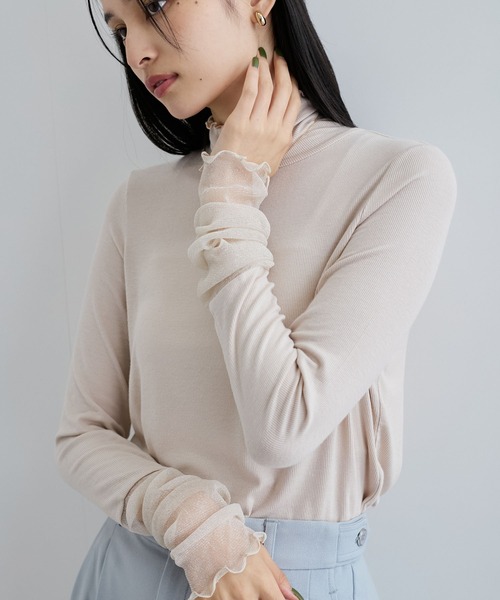 VIS（ビス）の「袖クシュクシュテレコハイネックプルオーバー（Tシャツ/カットソー・レディース・ベージュ/オレンジ/ターコイズブルー/ブラック・FREE）」の2枚目の写真