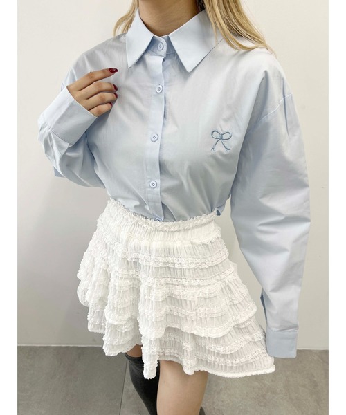 PHILLY(フィリー)の「【PHILLY】リボンワンポイントシャツ(シャツ/ブラウス・レディース・ホワイト/サックスブルー・FREE)」の2枚目の写真