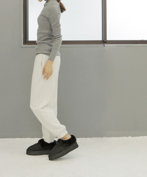 SOROTTO(ソロット)の「厚底 ふわふわムートンスリッポン(スリッポン・レディース・ブラック/キャメル・S/M/L/LL)」の14枚目の写真