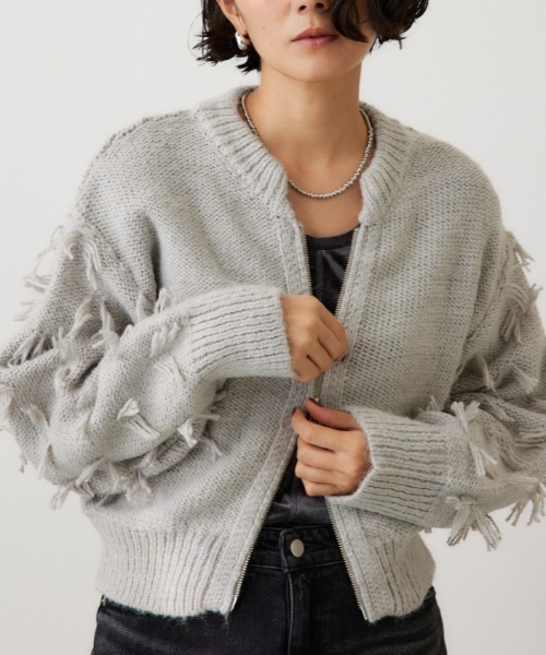 crie conforto(クリーコンフォルト)の「ポンポンジップニットカーディガン 長袖 / 羽織り / 冬服(カーディガン/ボレロ・レディース・オフホワイト/ライトグレー/ブラック/ライトブルー・FREE)」の3枚目の写真