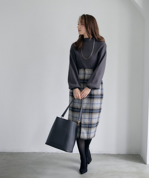 12Twelve Agenda(トゥエルブ アジェンダ)の「ボトルネックリブニットプルオーバー(ニット/セーター・レディース・イエロー/オフホワイト/チャコールグレー/グレイッシュベージュ/ミント/ラベンダー・M)」の11枚目の写真