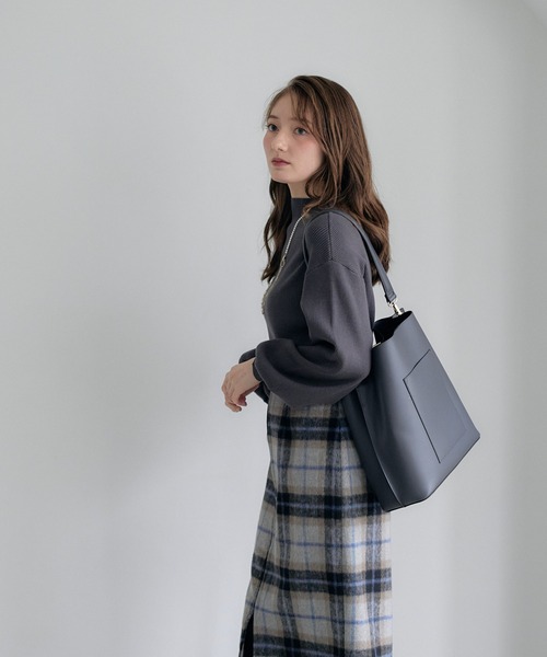 12Twelve Agenda(トゥエルブ アジェンダ)の「ボトルネックリブニットプルオーバー(ニット/セーター・レディース・イエロー/オフホワイト/チャコールグレー/グレイッシュベージュ/ミント/ラベンダー・M)」の10枚目の写真