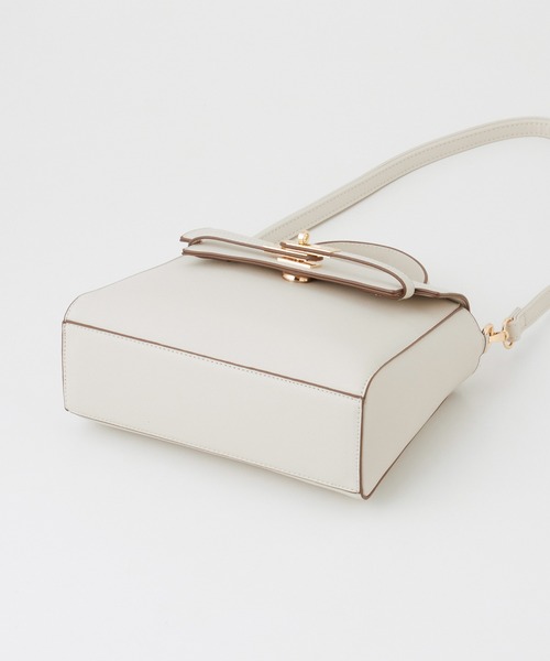 Honeys（ハニーズ）の「フラップハンドバッグ（ハンドバッグ・レディース・アイボリー/グレイッシュベージュ/ブラック・FREE）」の21枚目の写真