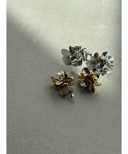 LAGUNAMOON（ラグナムーン）の「メタルフラワーイヤリング（イヤリング・レディース・シルバー/ゴールド・FREE）」の11枚目の写真