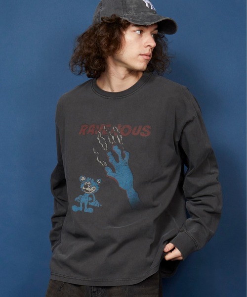unrelaxing(アンリラクシング)の「ヴィンテージライク 古着風 綿100%ピグメント加工TプリントTシャツ ロングTシャツ(Tシャツ/カットソー・メンズ・ブラック×シルバー/ブラック系2/ブラック系4/ブラック/ブラック系その他2/ブラック×レッド/ブラック系6/ブラック系7/ブラック系8/その他27/その他28/ブラック系その他6/ブラック系1/ブラック系3/その他10/A/その他19/ライトブラック/ブラック×ゴールド/その他13/スミクロ/ブラック系その他7/ブラウン系9/ブラック系その他/ブラック系その他3/ブラック系その他5/ブラック×ブルー/その他12/その他20/その他21/ブラック系5/その他29/ブラウン系・SMALL/MEDIUM/LARGE/X-LARGE)」の6枚目の写真