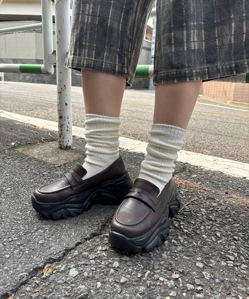 SPINNS（スピンズ）の「合皮ローファースニーカー（スニーカー・レディース・ブラウン/ブラック/シルバー系その他・L/S/M）」の8枚目の写真