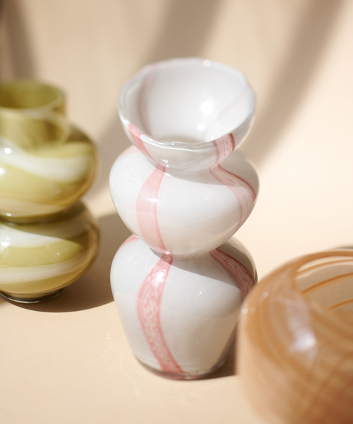 journal standard Furniture (ジャーナルスタンダードファニチャー)の「GLASS VASE CALCOLO フラワーベース 花器 花瓶(フラワーベース・レディース・チャコールグレー・FREE)」の13枚目の写真