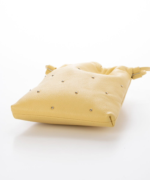 perche(ペルケ)の「ペルケ perche / 牛革スタッズ・パラコード2wayドロストショルダー(ショルダーバッグ・レディース・イエロー/シルバー/ブラック・FREE)」の12枚目の写真
