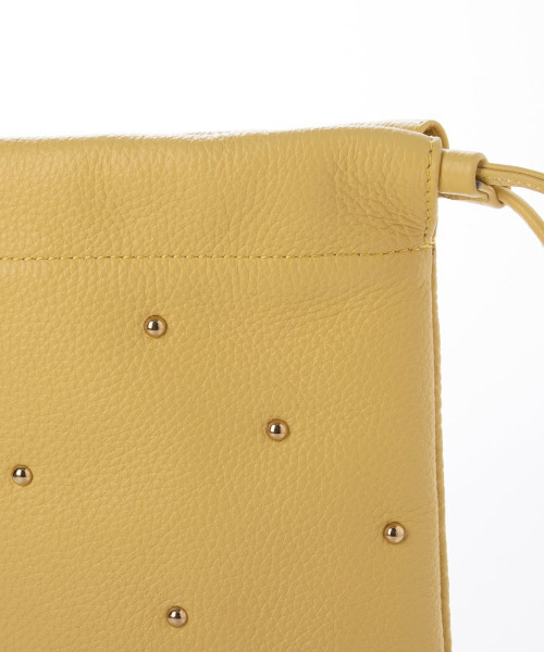 perche(ペルケ)の「ペルケ perche / 牛革スタッズ・パラコード2wayドロストショルダー(ショルダーバッグ・レディース・イエロー/シルバー/ブラック・FREE)」の14枚目の写真