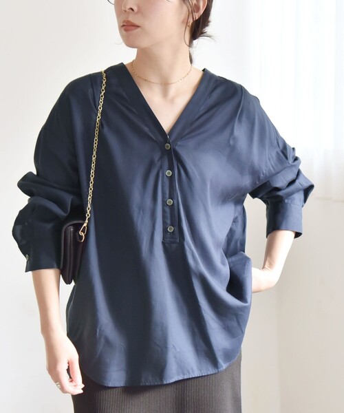 SHIPS for women / シップスウィメン quaranciel:〈手洗い可能〉Vネック バック ギャザー ブラウス セール】quaranciel:〈手洗い可能〉Vネック バック ギャザー