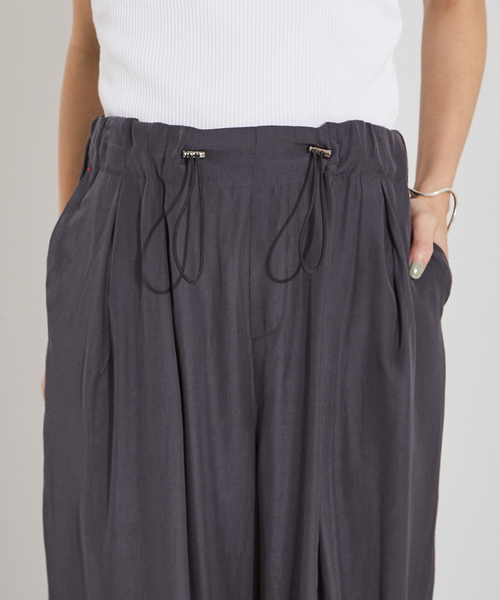 NOMINE(ノミネ)の「【セットアップ着用可】ヴィンテージサテン ドロスト パンツ(その他パンツ・レディース・チャコールグレー/マスタード/ブラウン・M/S)」の8枚目の写真