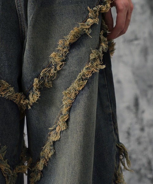 ARULE（アルール）の「A'GEM/9 × .kom 『ARULE/アルール』 フリンジ加工デニム（デニムパンツ・レディース・ブルー/ブラック・L/M）」の7枚目の写真