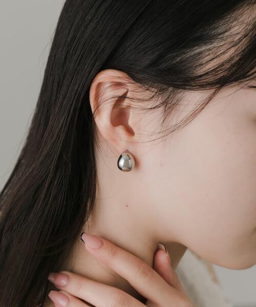 SMELLY（スメリー）の「ステンレスプックリピアス（ピアス（両耳用）・レディース・シルバー・-）」の3枚目の写真