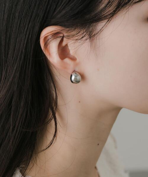 SMELLY（スメリー）の「ステンレスプックリピアス（ピアス（両耳用）・レディース・シルバー・-）」の4枚目の写真