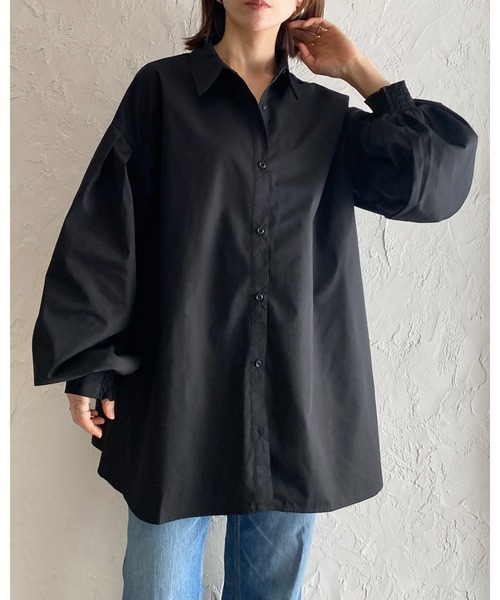 She's Closet(シーズクローゼット)の「襟付き長袖ボリュームスリーブ裾フレアシャツブラウス(シャツ/ブラウス・レディース・グレイッシュベージュ/ブラック/ホワイト・FREE)」の7枚目の写真