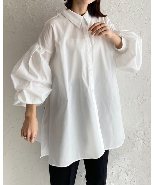 She's Closet(シーズクローゼット)の「襟付き長袖ボリュームスリーブ裾フレアシャツブラウス(シャツ/ブラウス・レディース・グレイッシュベージュ/ブラック/ホワイト・FREE)」の15枚目の写真
