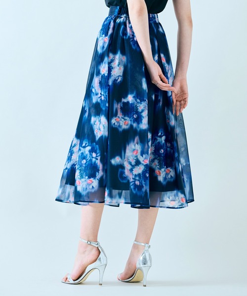 Audie a Muses オーディアミューズ フラワーモチーフスカート 白38 Audie a Muses オーディアミューズ フラワーモチーフスカート 白38