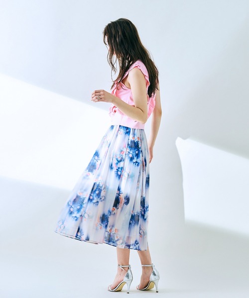 Audie a Muses(オーディアミューズ)の「ぼかしフラワープリントスカート(スカート・レディース・ブルー/ネイビー・38/42)」の11枚目の写真
